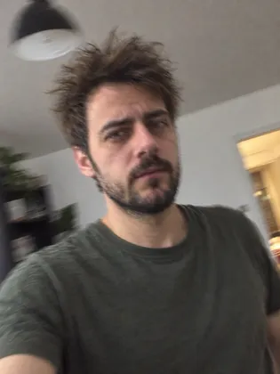 Reference selfie example 6