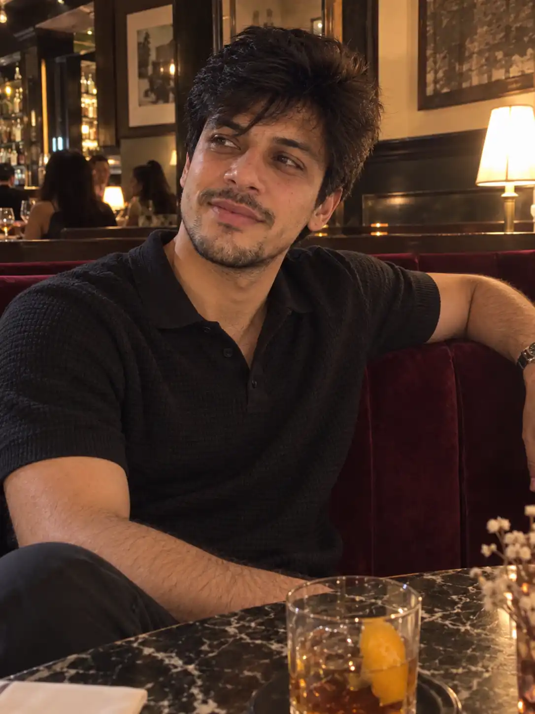 UnrealShot dating profile photo example